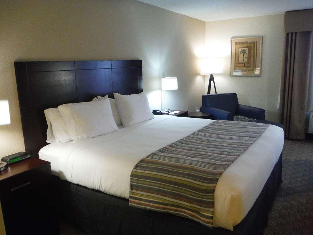 Spark By Hilton Spring Lake Fayetteville Room photo