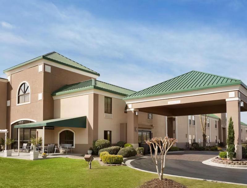 Spark By Hilton Spring Lake Fayetteville Exterior photo